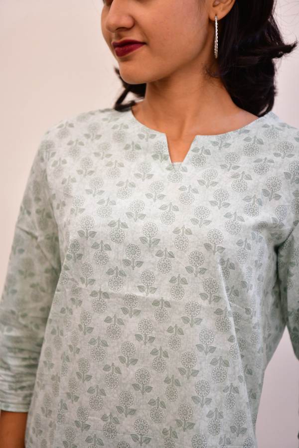 STYLIE Floral Printed Short Kurti