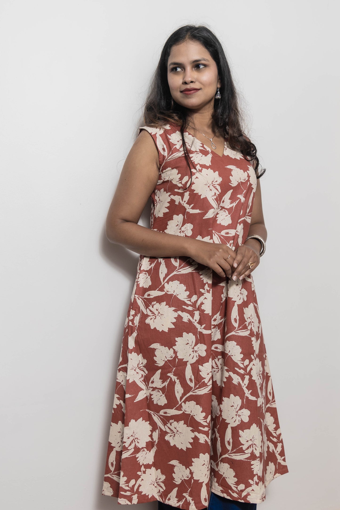 STYLIE Floral Printed Brown Sleevless Kurta