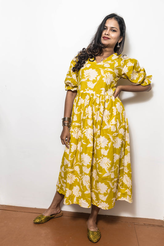 STYLIE Floral Printed Yellow Maxi Dress