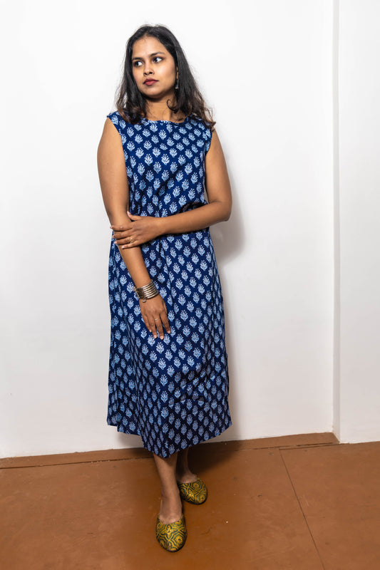 STYLIE Floral Printed Blue Boat Neck Sleeveless Kurta