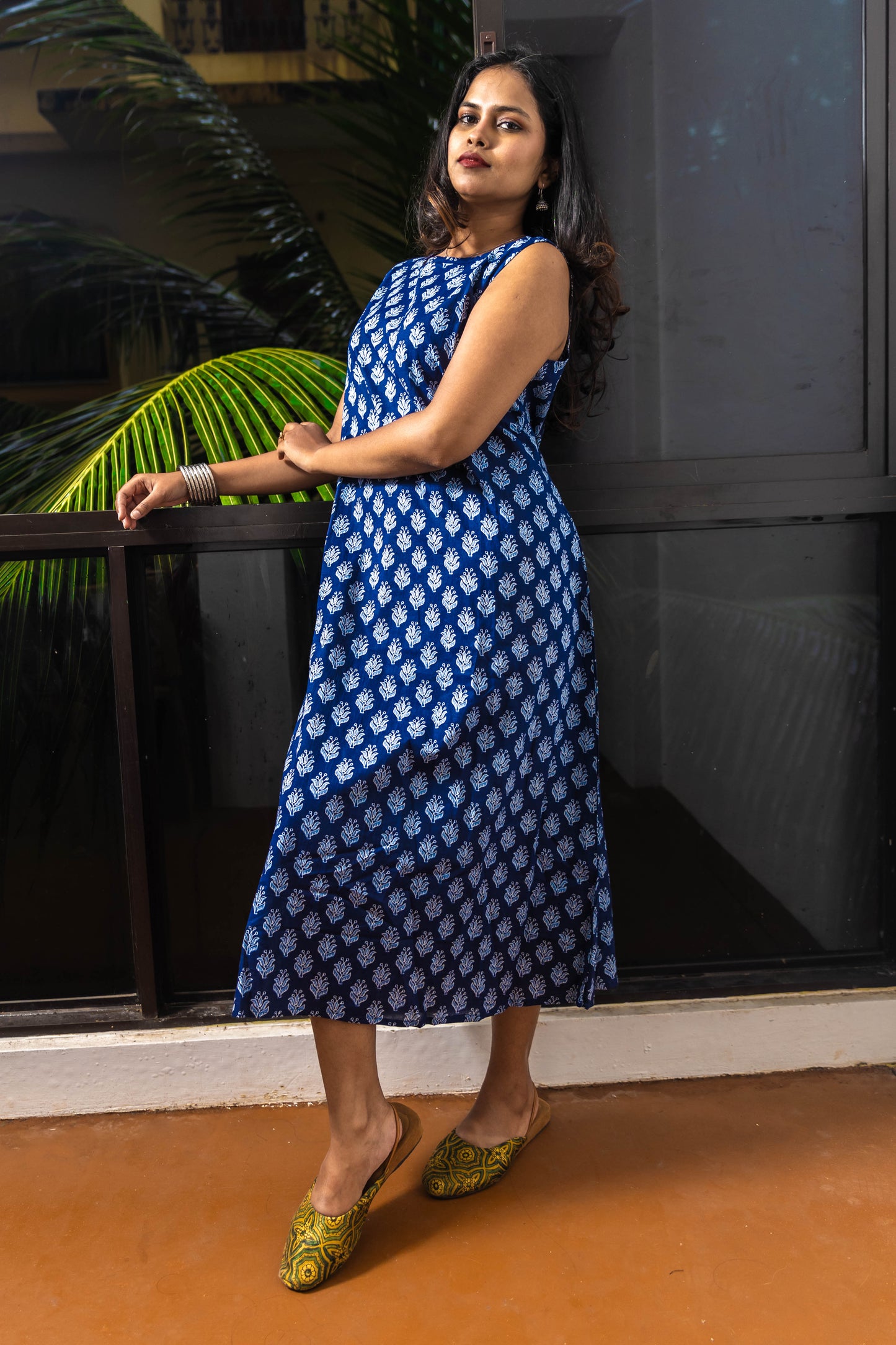 STYLIE Floral Printed Blue Boat Neck Sleeveless Kurta