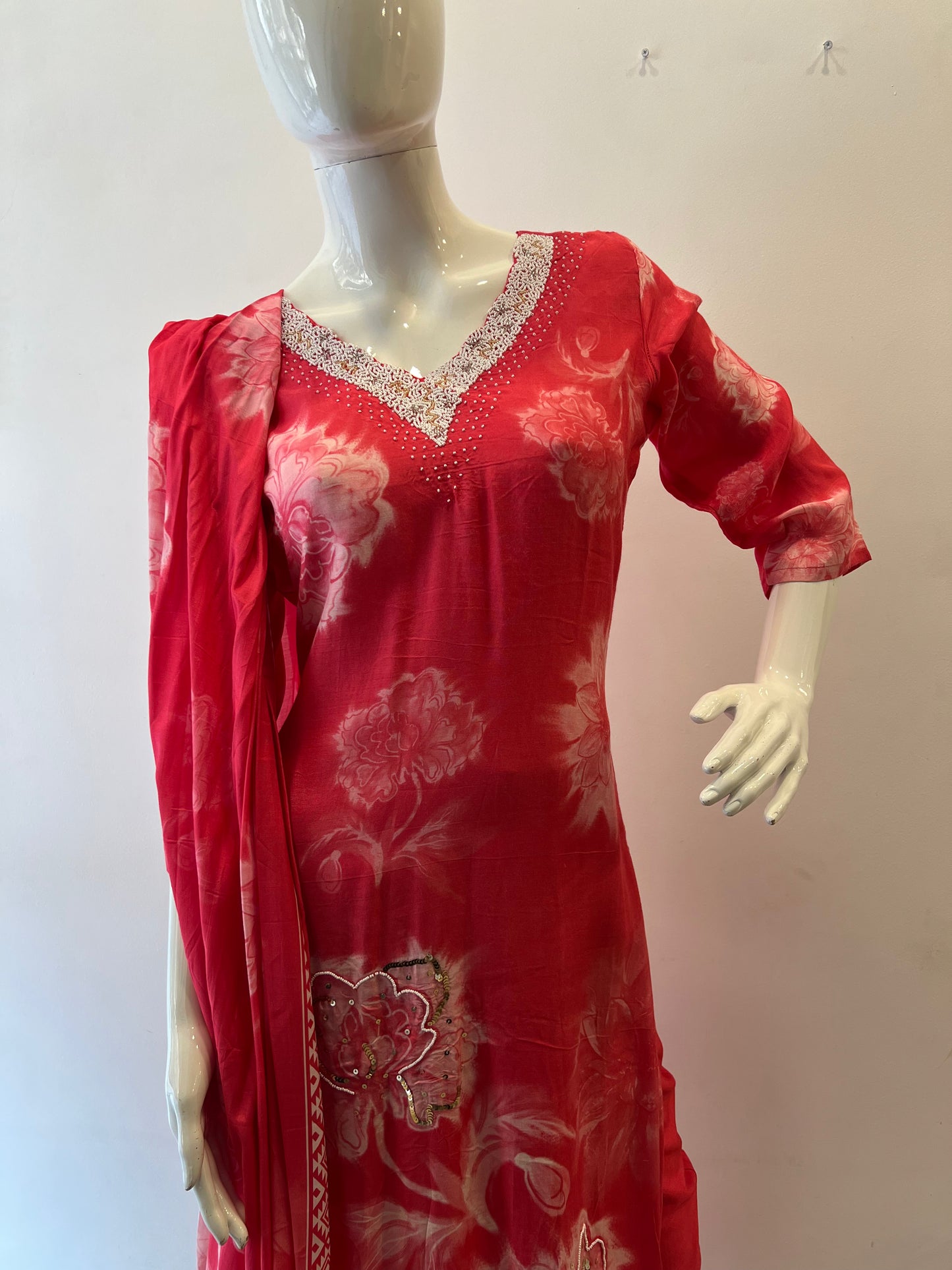 STYLIE GOA Elegant Deep Pink Floral Ensemble with Gold Accents