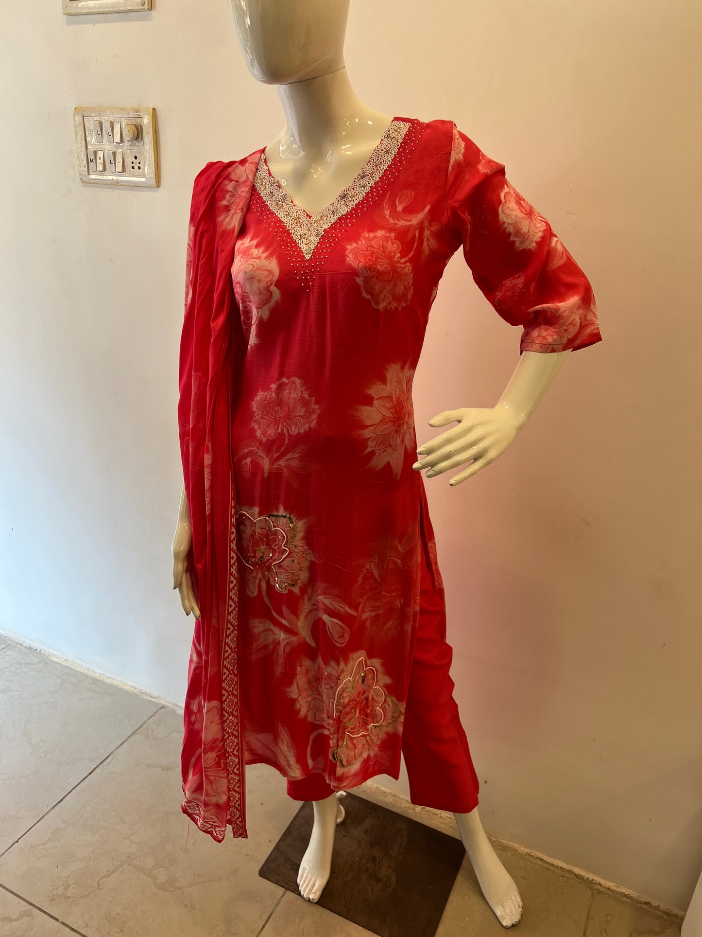 STYLIE GOA Elegant Deep Pink Floral Ensemble with Gold Accents