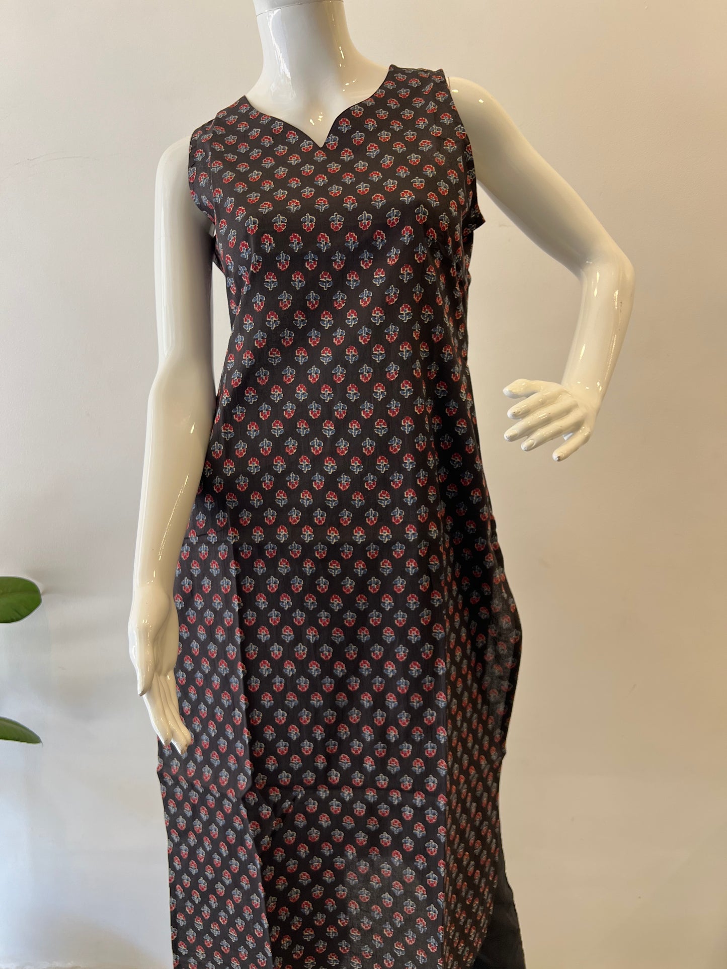STYLIE GOA Assorted V Neck Printed Kurtas With Attached Sleeves