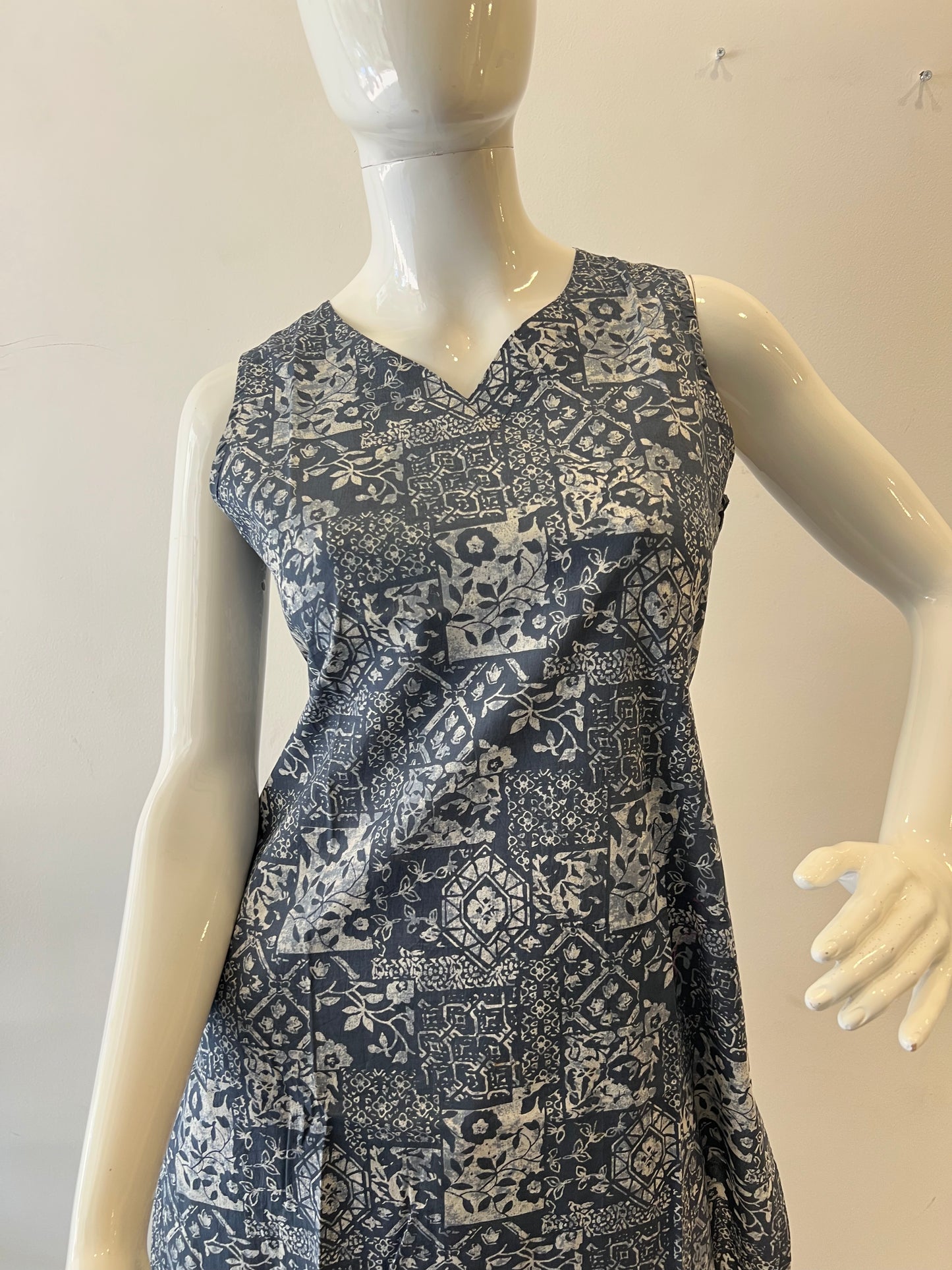 STYLIE GOA Assorted V Neck Printed Kurtas With Attached Sleeves