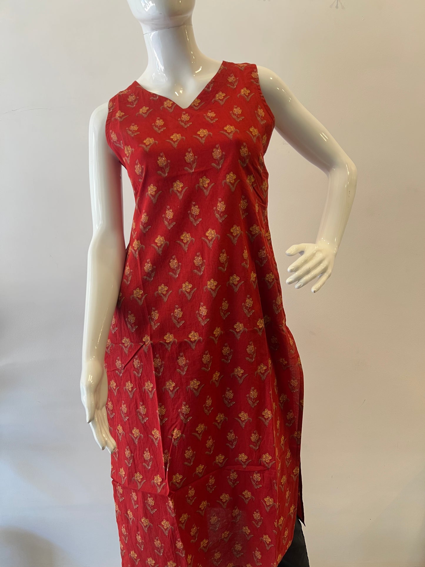 STYLIE GOA Assorted V Neck Printed Kurtas With Attached Sleeves