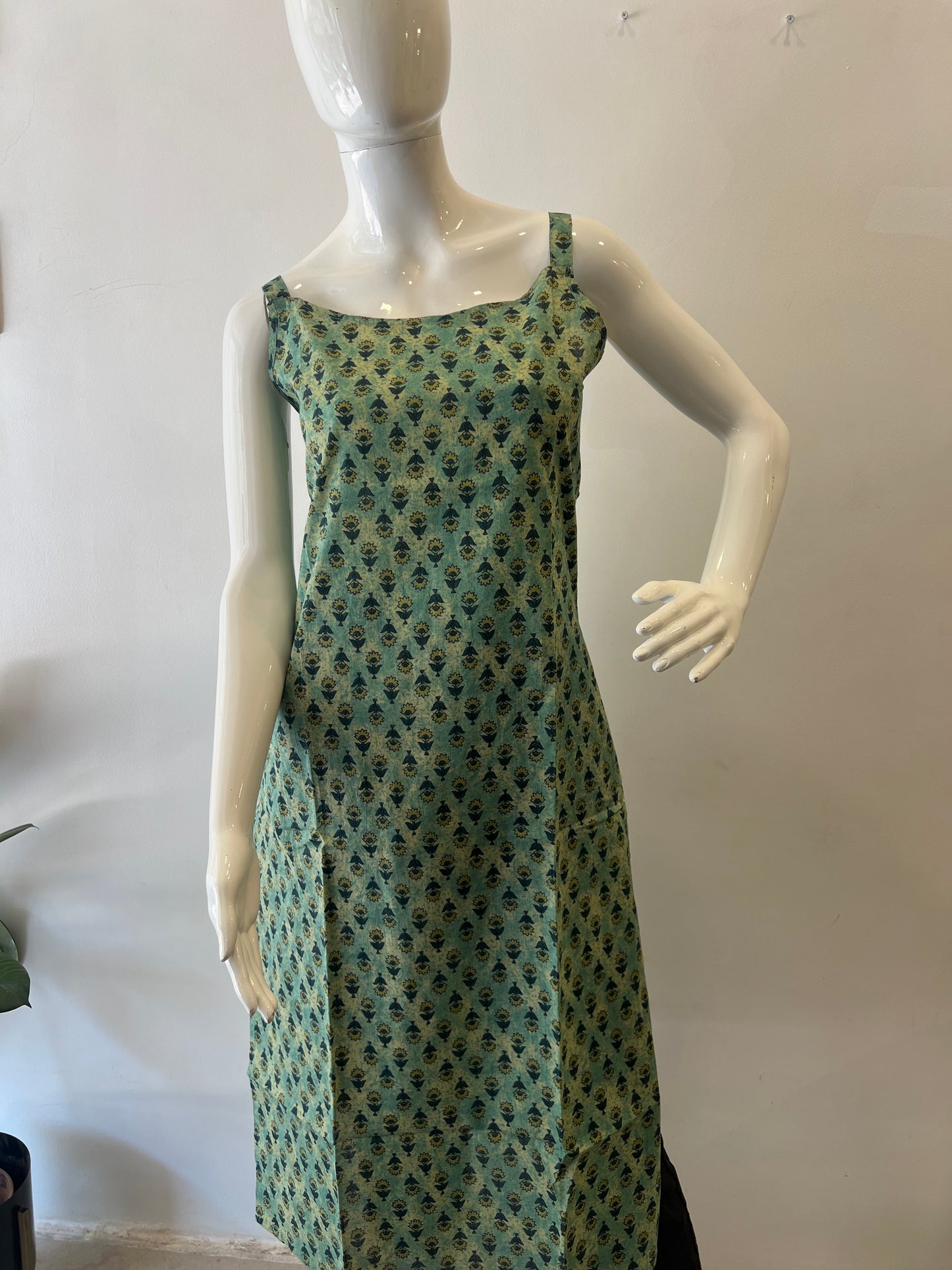 STYLIE GOA Assorted Spagetti Strap Kurtas With Attached Sleeves