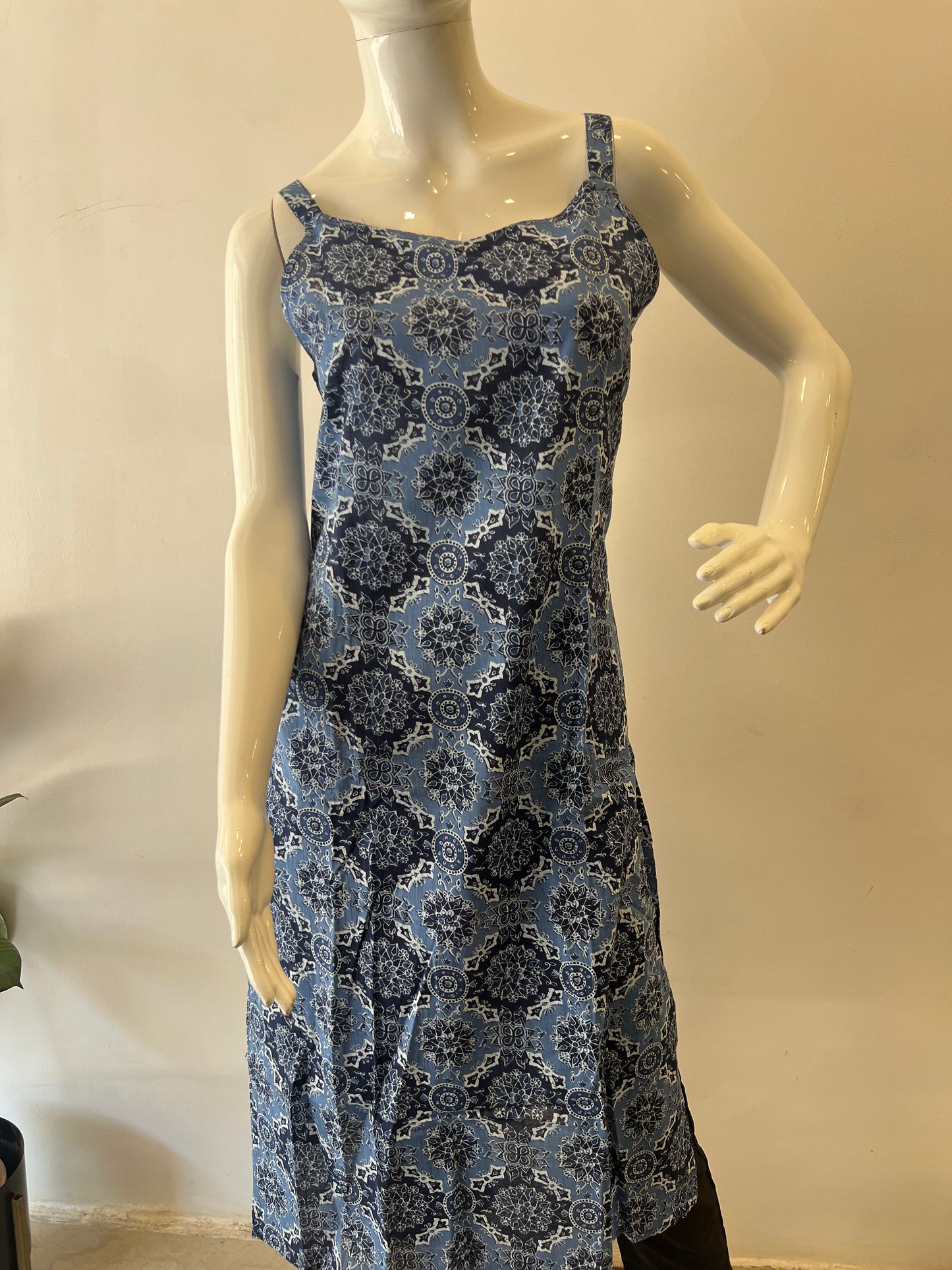 STYLIE GOA Assorted Spagetti Strap Kurtas With Attached Sleeves