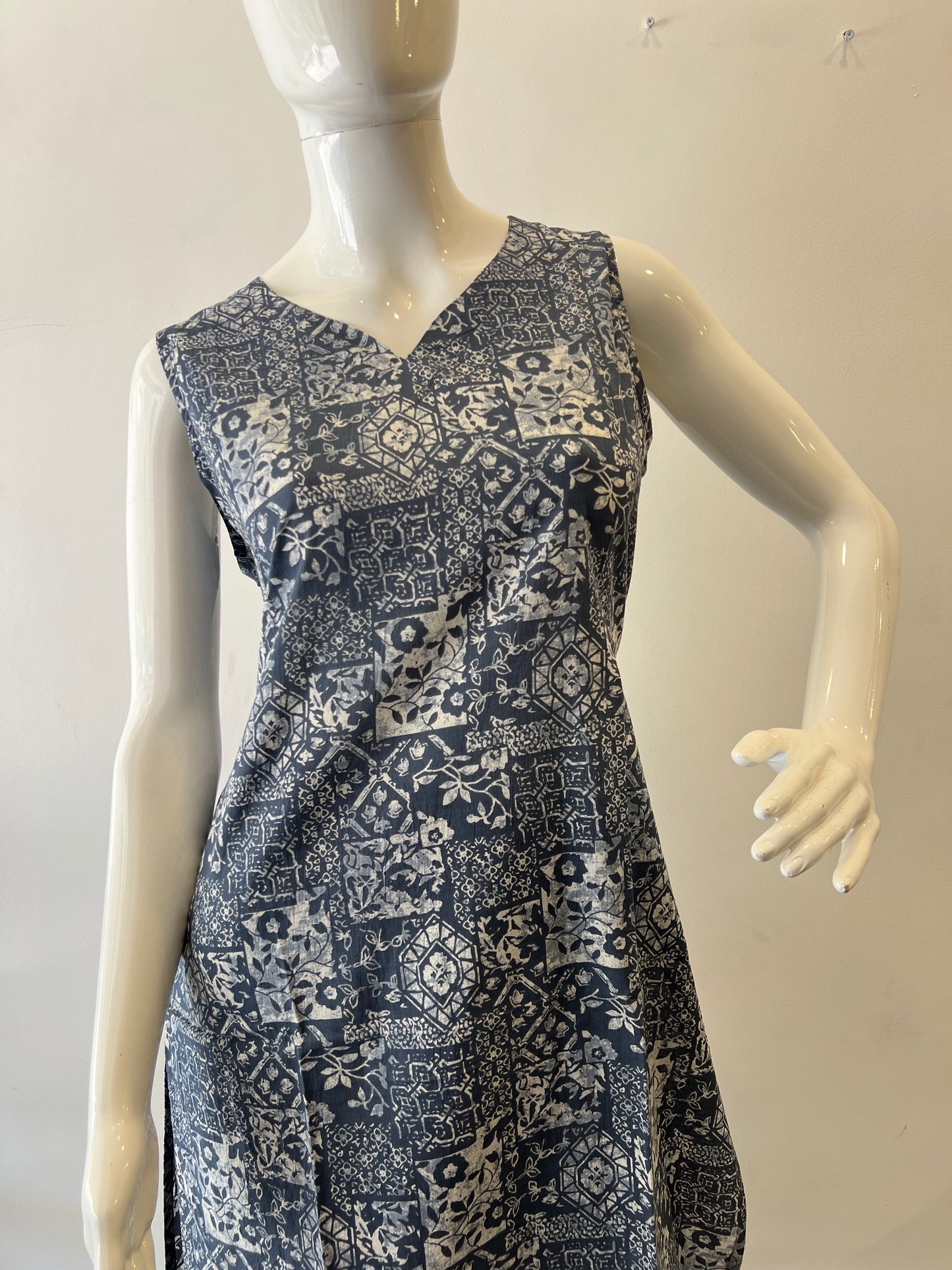 STYLIE GOA Assorted V Neck Printed Kurtas With Attached Sleeves