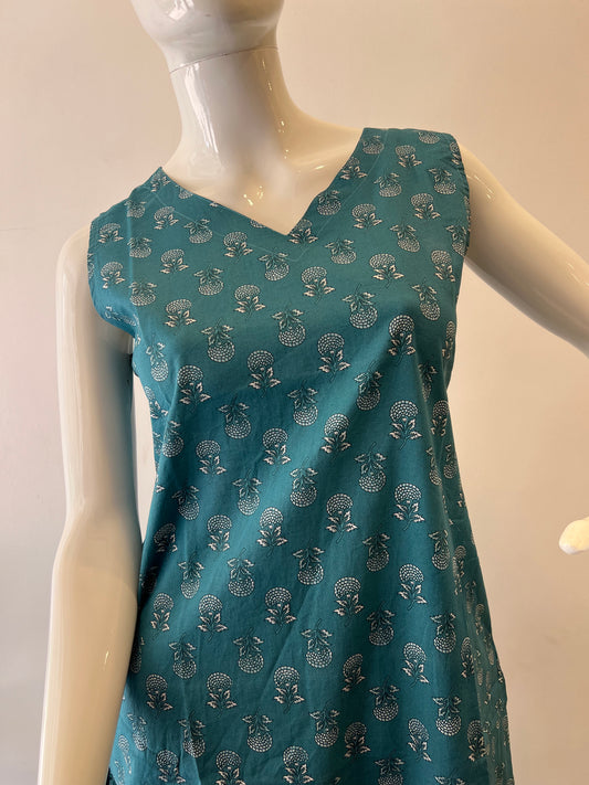 STYLIE GOA Assorted V Neck Printed Kurtas With Attached Sleeves