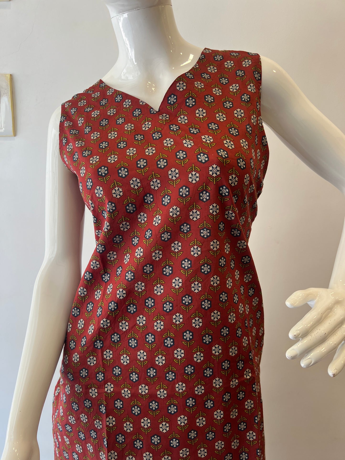 STYLIE GOA Assorted V Neck Printed Kurtas With Attached Sleeves