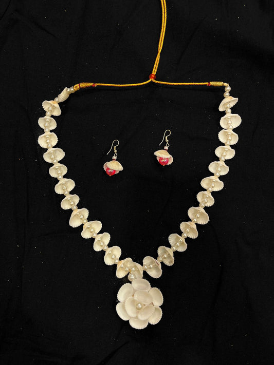 Stylie's Tropical Shell Charm Jewelry Set