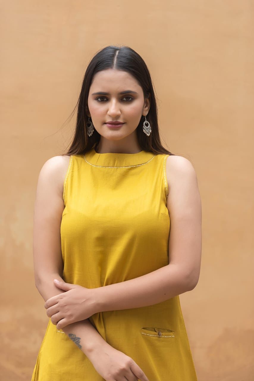 STYLIE GOA Modern Minimalist Sleeveless Kurta Set