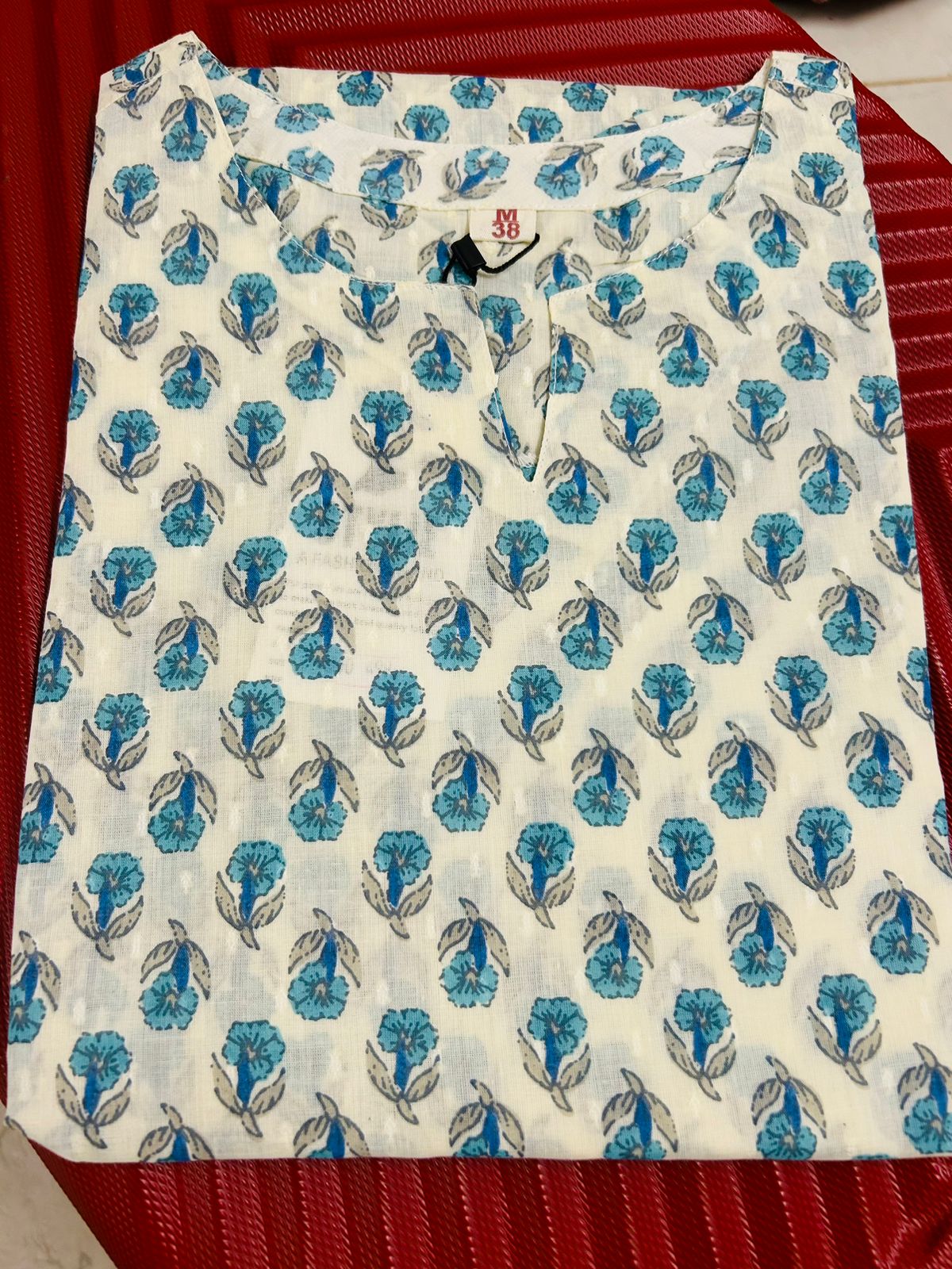 STYLIE Floral Printed White Short Kurti/top