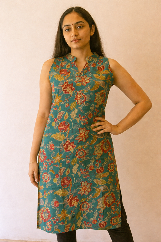 STYLIE GOA Assorted button up collar kurtas with additional sleeves