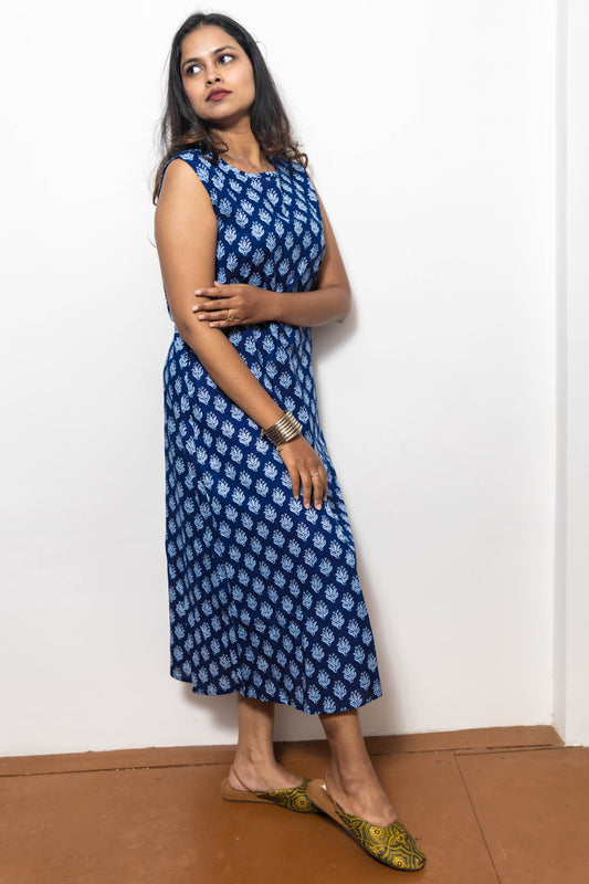 STYLIE Floral Printed Blue Boat Neck Sleeveless Kurta