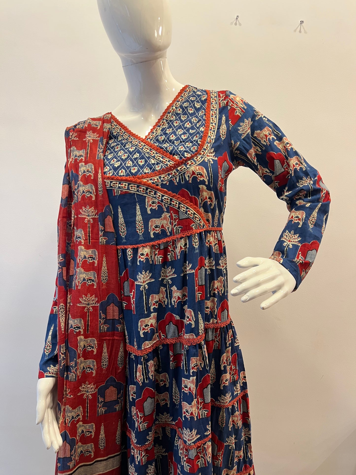 STYLIE GOA Women Printed with Lace Work Pure Cotton Anarkali with Trousers & With Dupatta