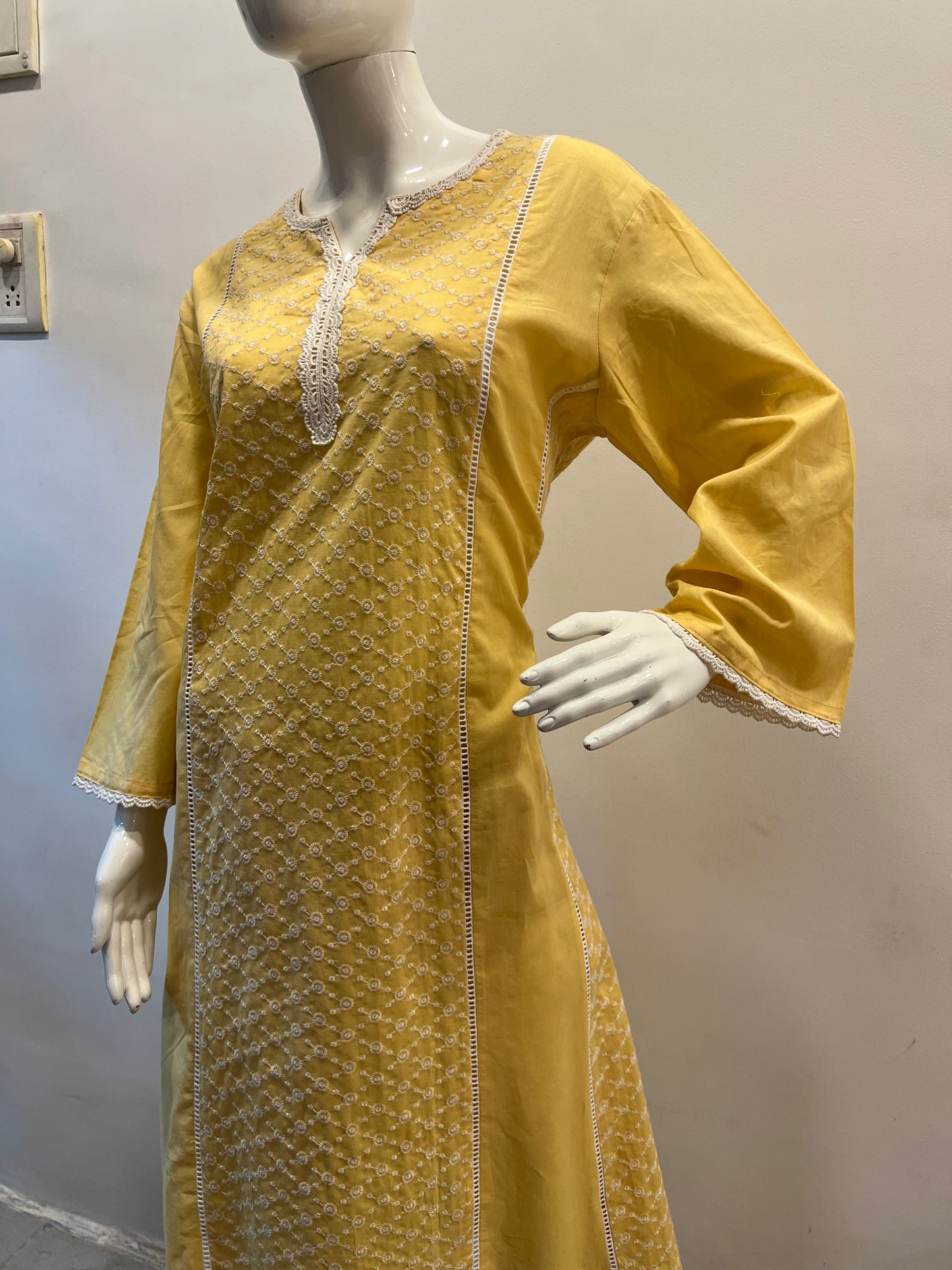 STYLIE GOA - Embroided Kurti Two Piece Set