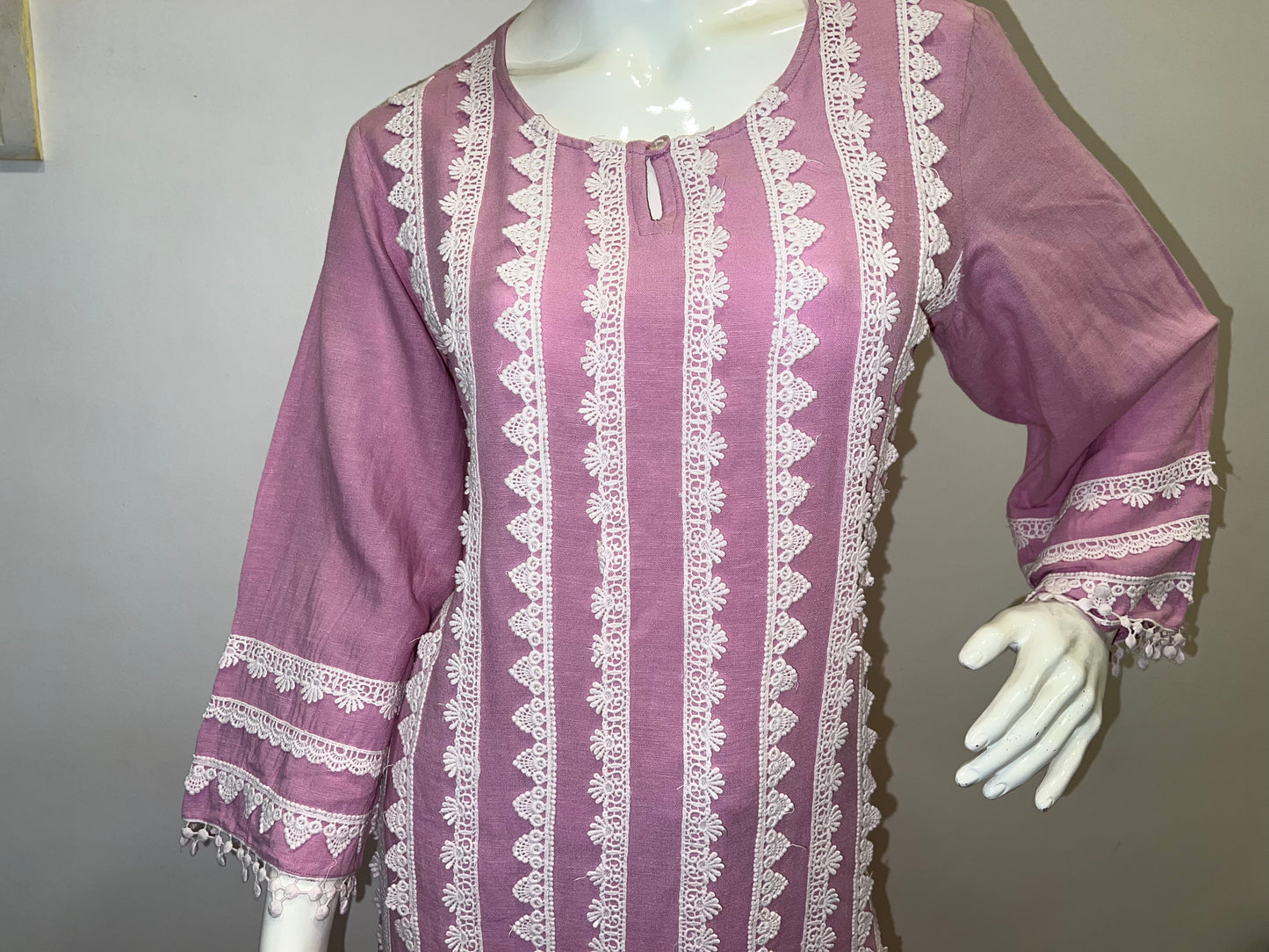 STYLIE GOA - Embroided Lace Pattern Kurti Two Piece Set