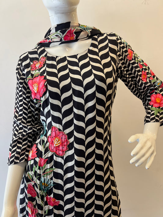 STYLIE GOA Bold Geometric Kurta Set with Floral Print