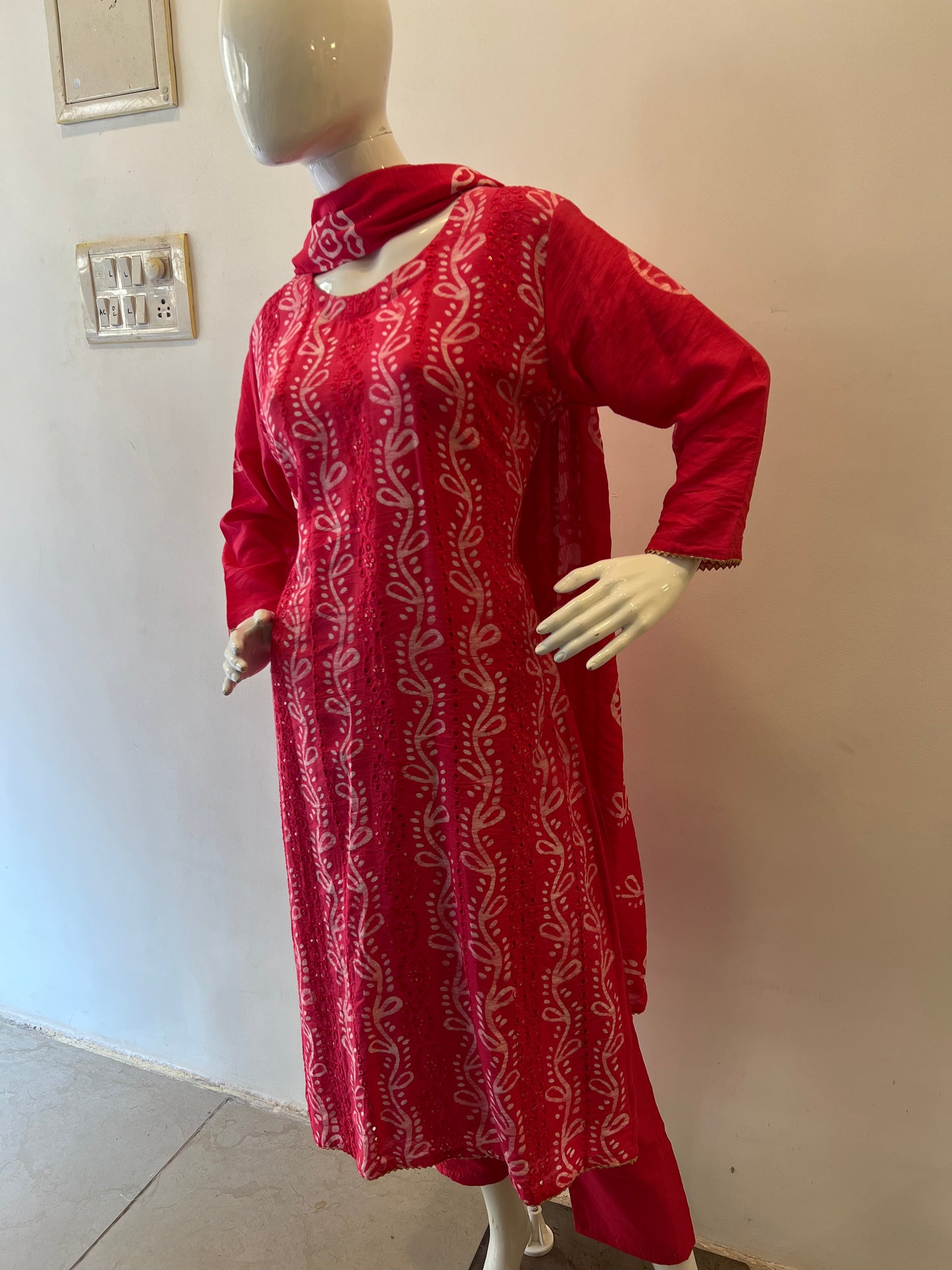 STYLIE GOA Vibrant Pink Batik Print Kurti Set With Trousers And Dupatta