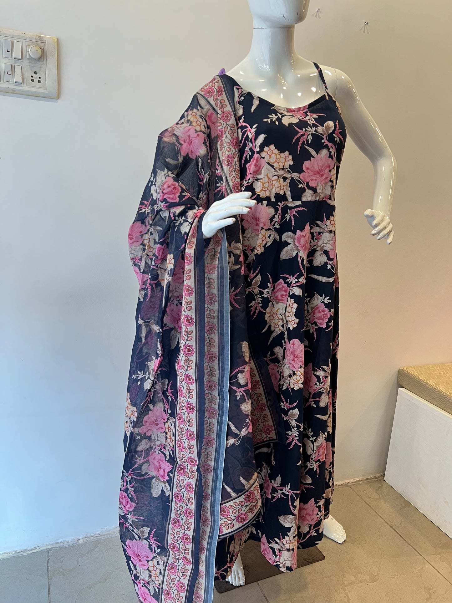 STYLIE GOA Exquisite Sleeveless Traditional Kurta Sets