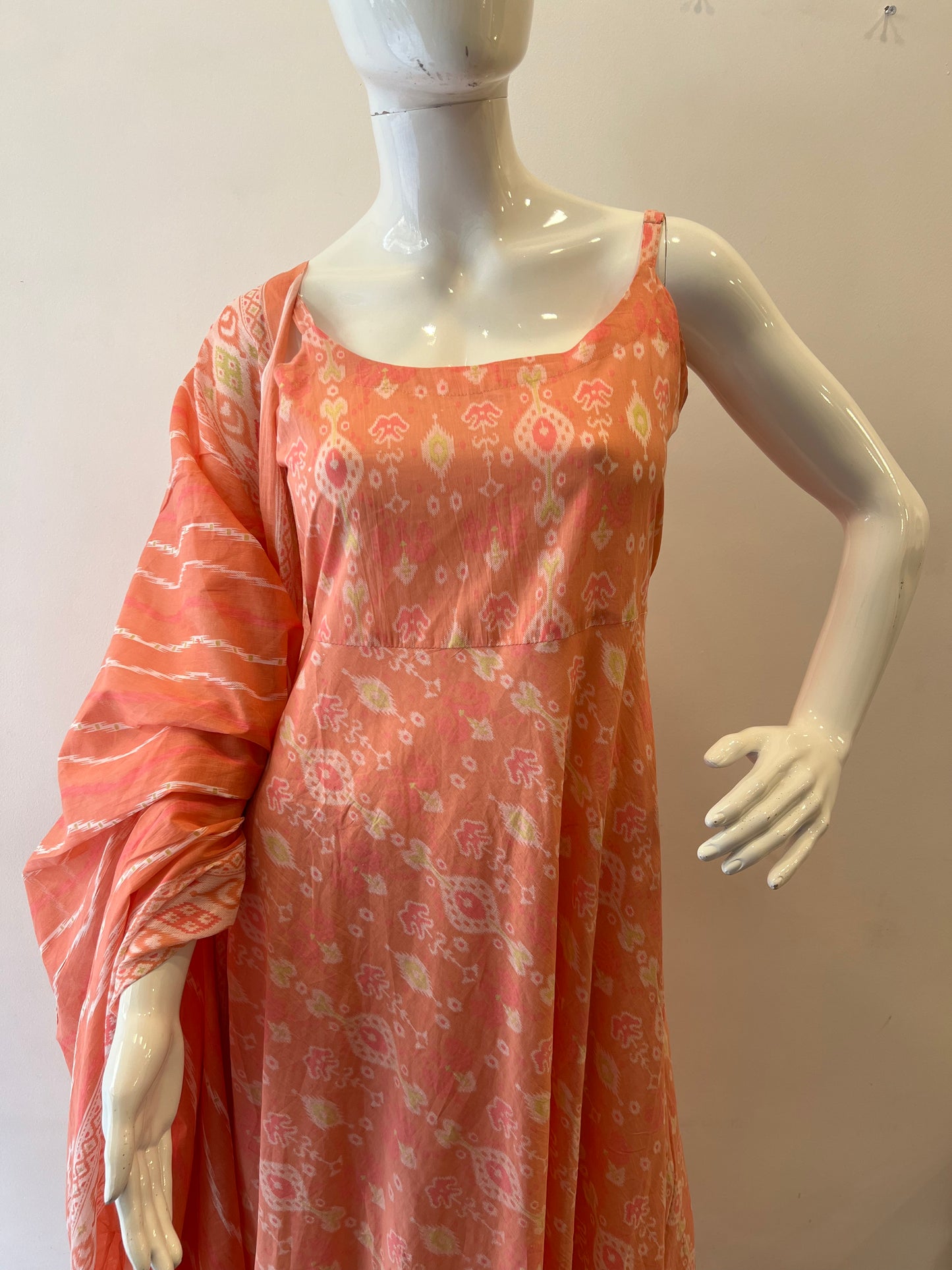 STYLIE GOA Exquisite Sleeveless Traditional Kurta Sets