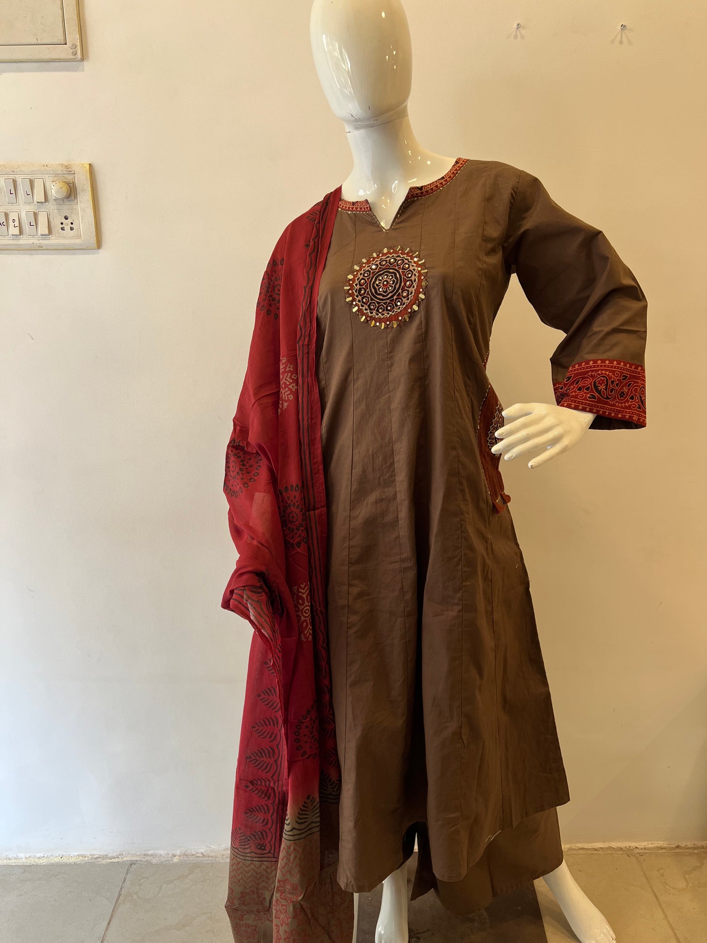 STYLIE GOA Earthy Medallion Kurta Set