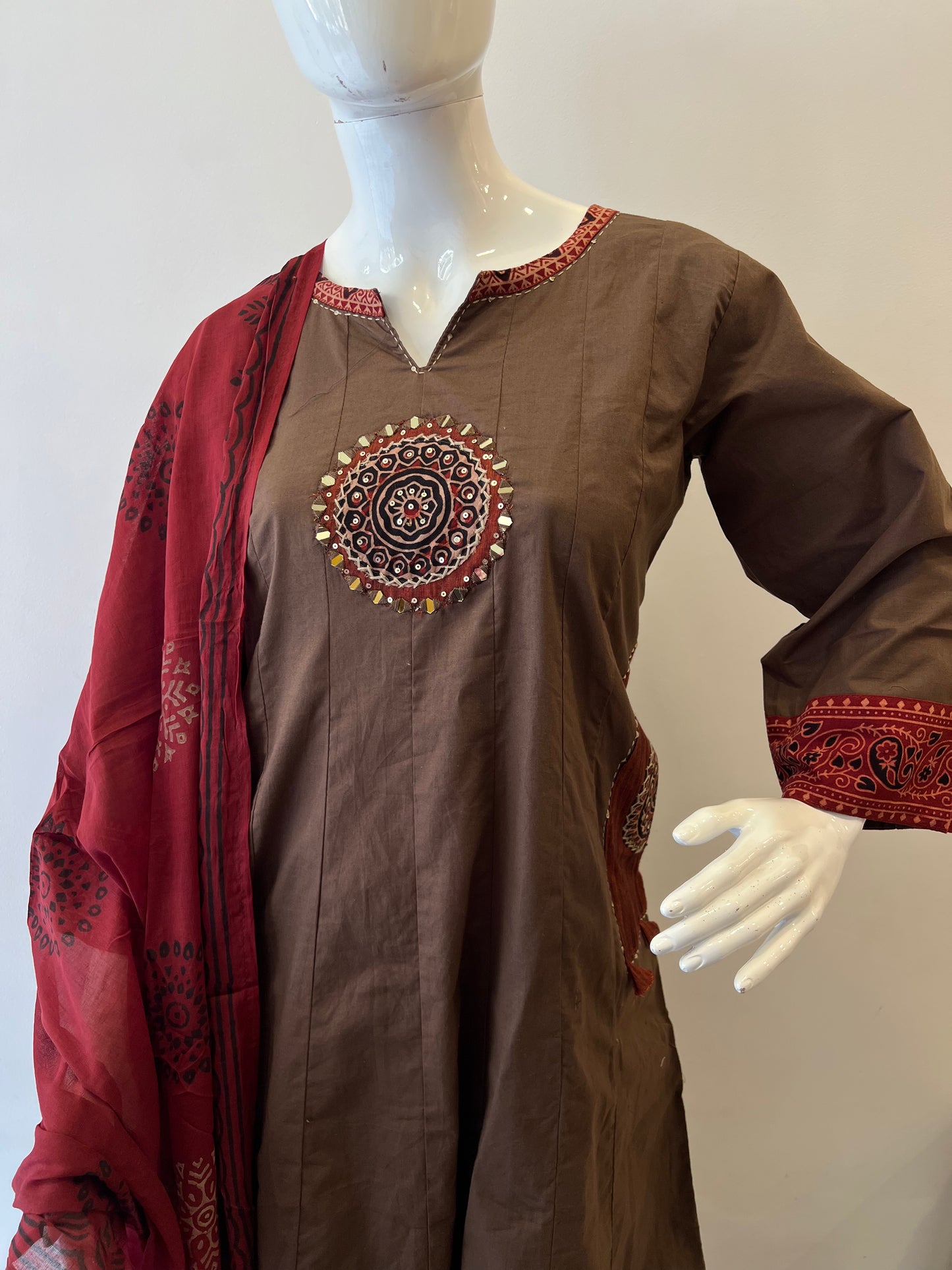 STYLIE GOA Earthy Medallion Kurta Set