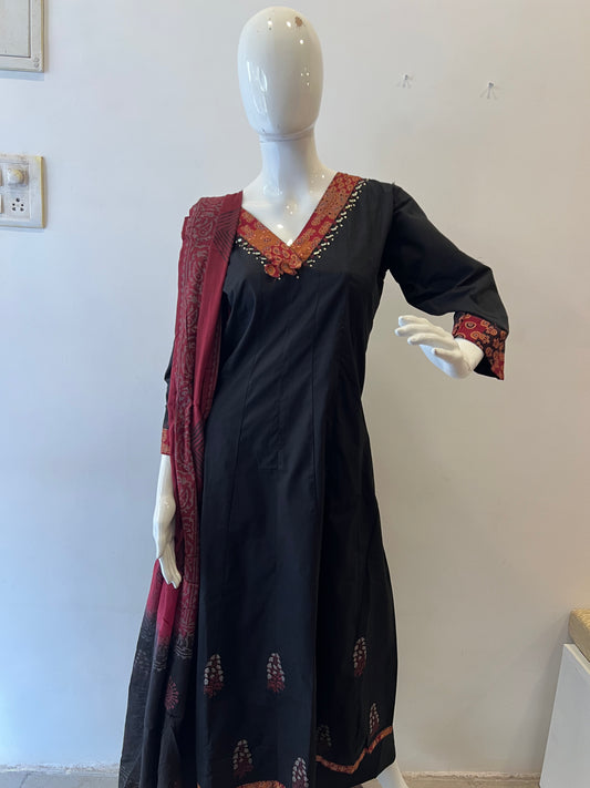 STYLIE GOA Midnight Elegance Contrast Set