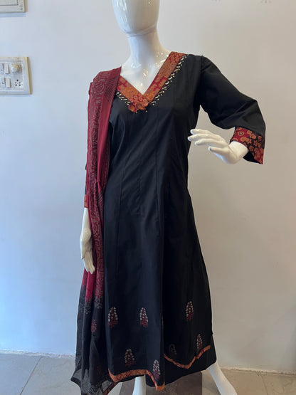 STYLIE GOA Midnight Elegance Contrast Set