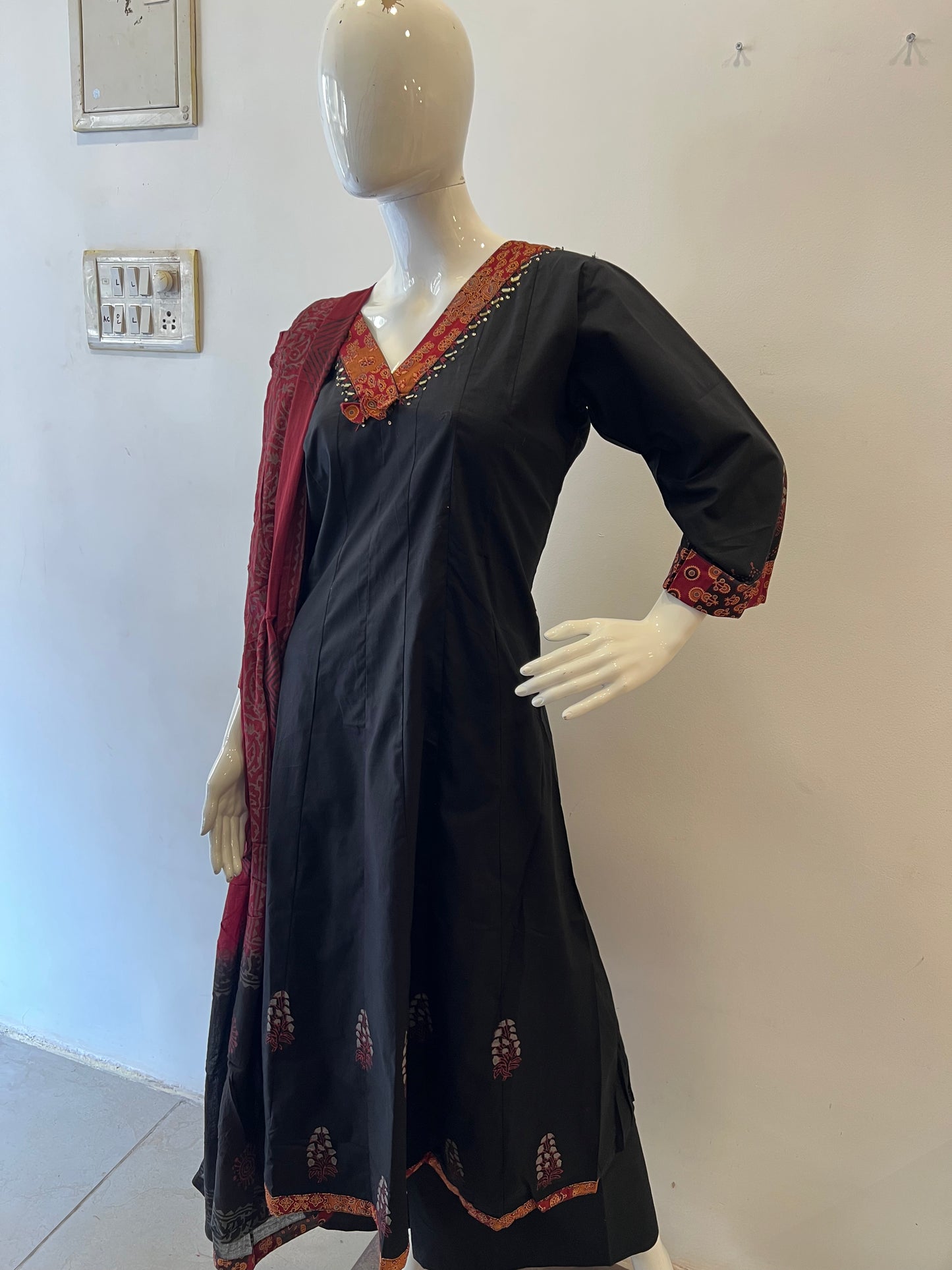 STYLIE GOA Midnight Elegance Contrast Set