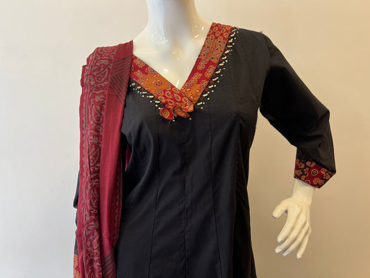 STYLIE GOA Midnight Elegance Contrast Set