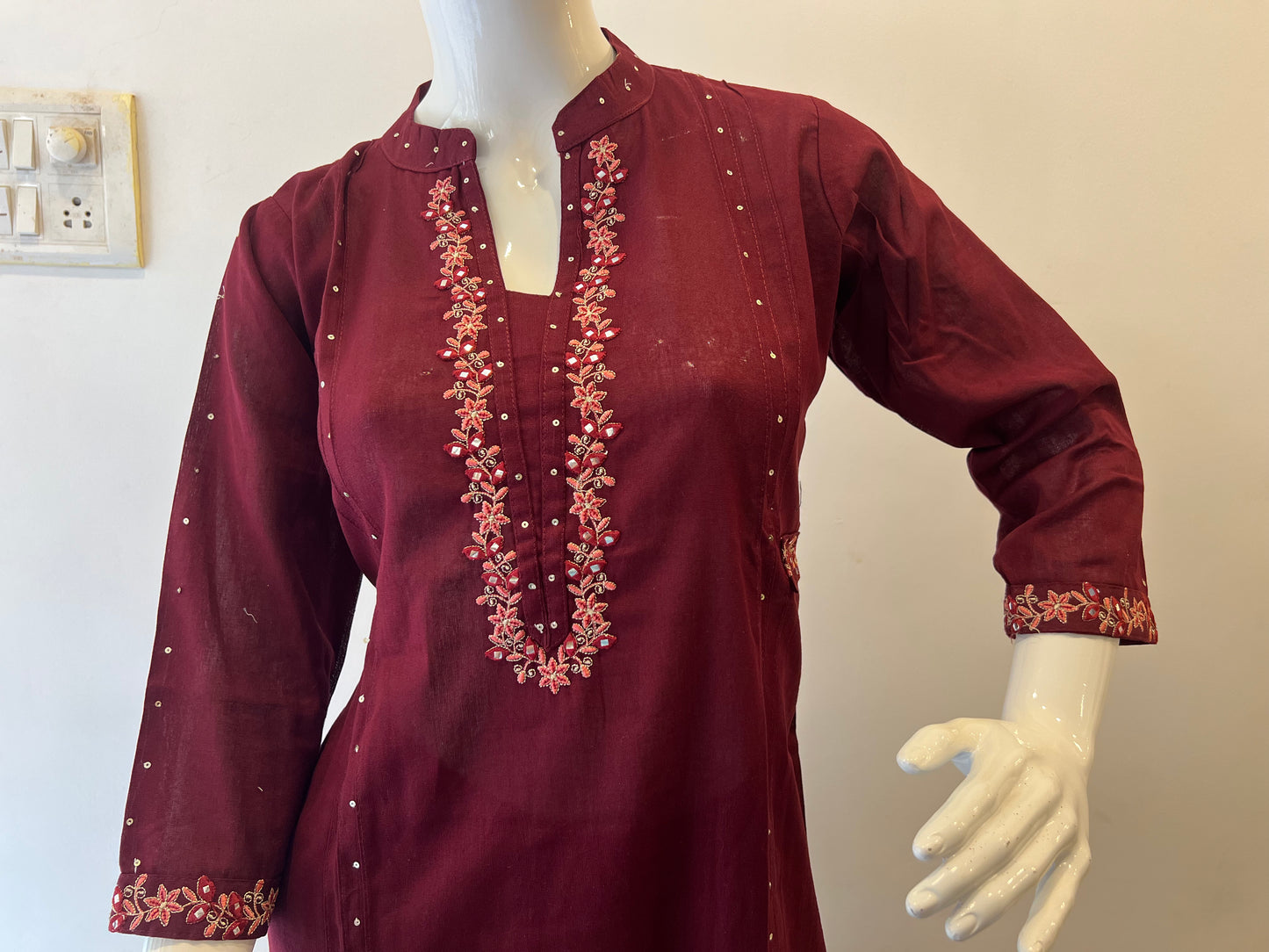 STYLIE GOA Regal Elegance Embroidered Kurta Set