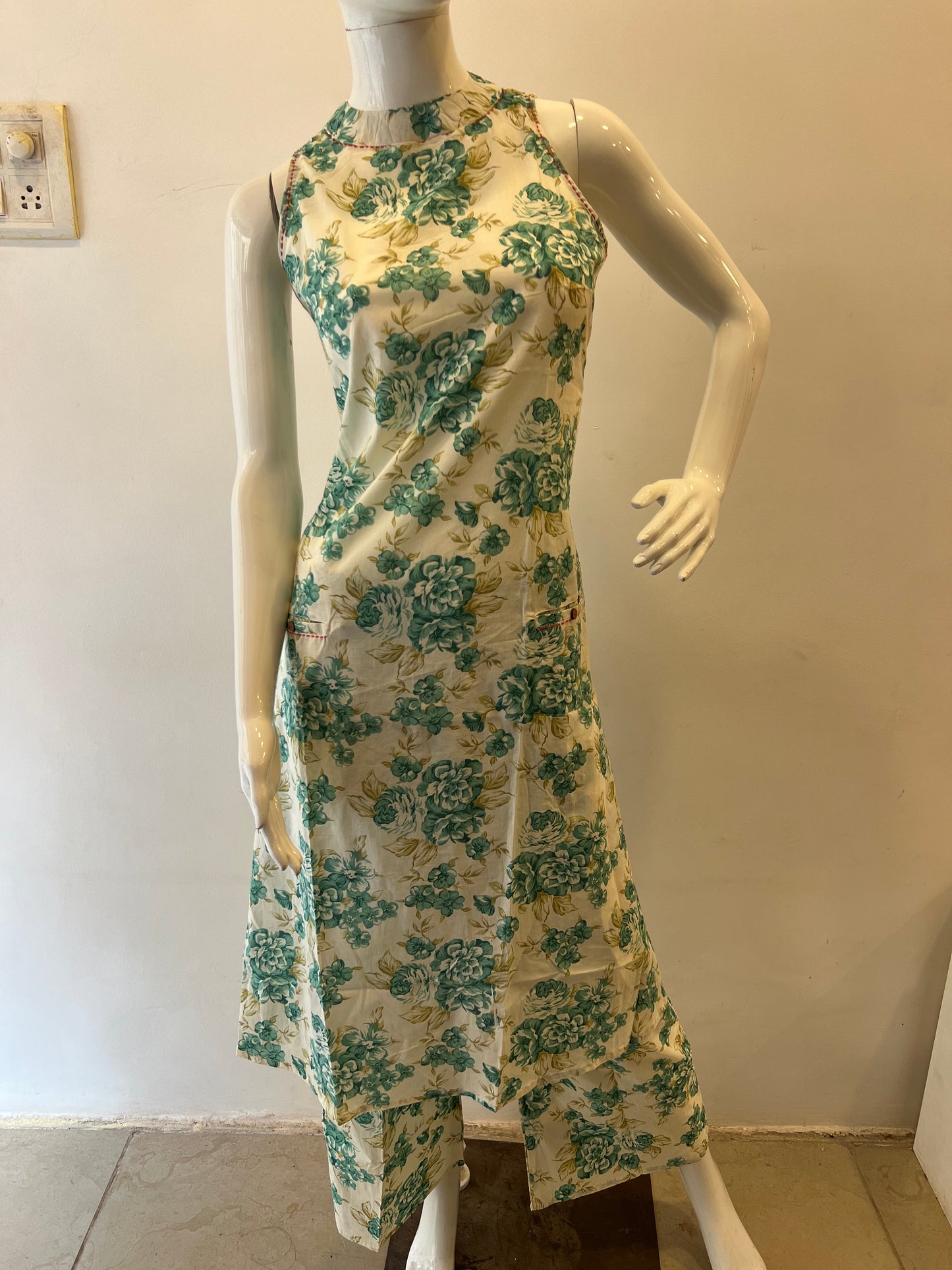 STYLIE GOA Floral Elegance Sleeveless Kurta with Trousers