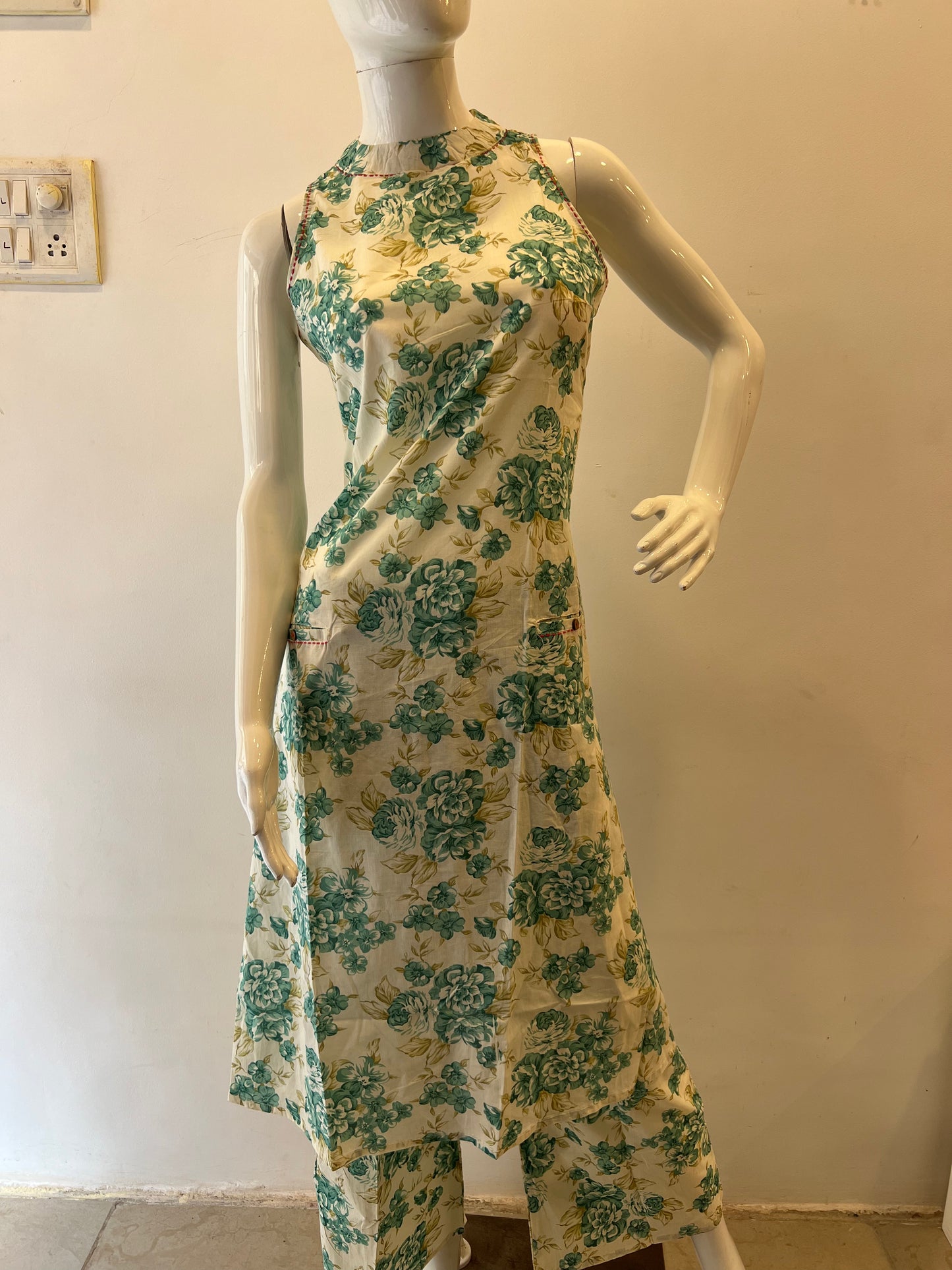 STYLIE GOA Floral Elegance Sleeveless Kurta with Trousers