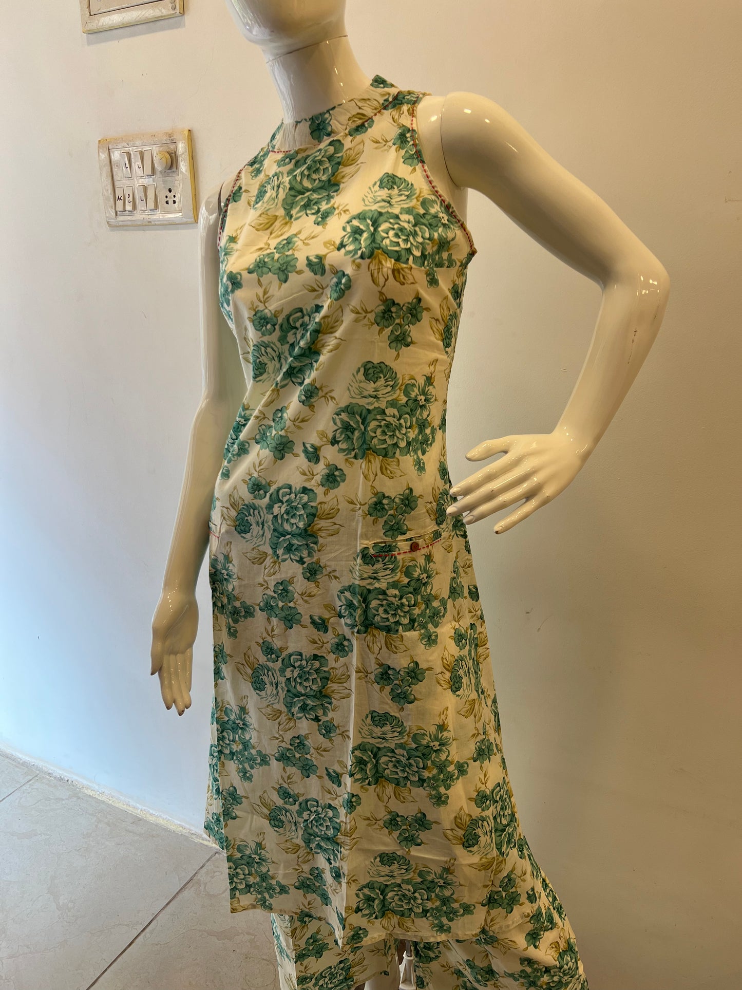 STYLIE GOA Floral Elegance Sleeveless Kurta with Trousers