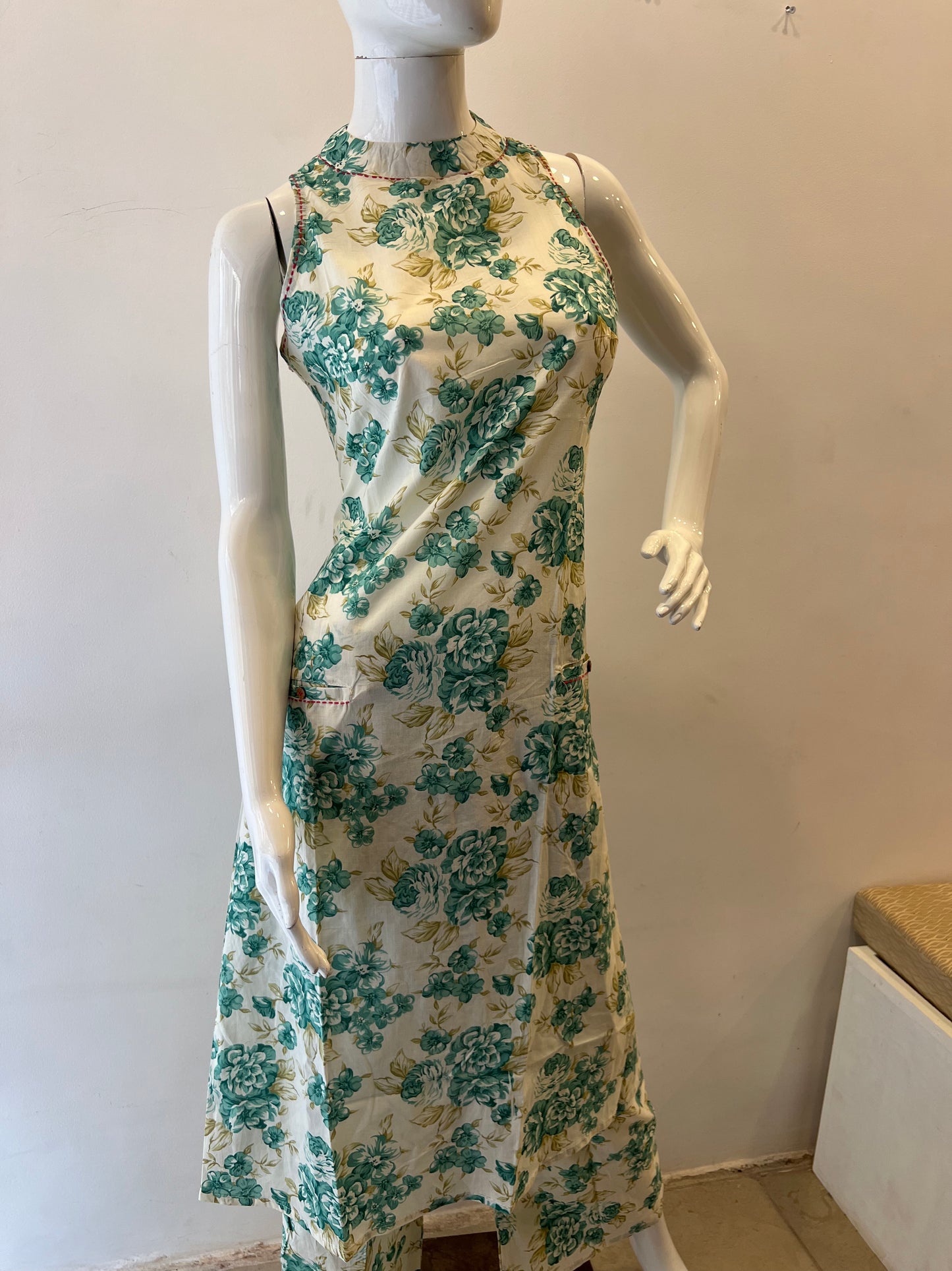 STYLIE GOA Floral Elegance Sleeveless Kurta with Trousers