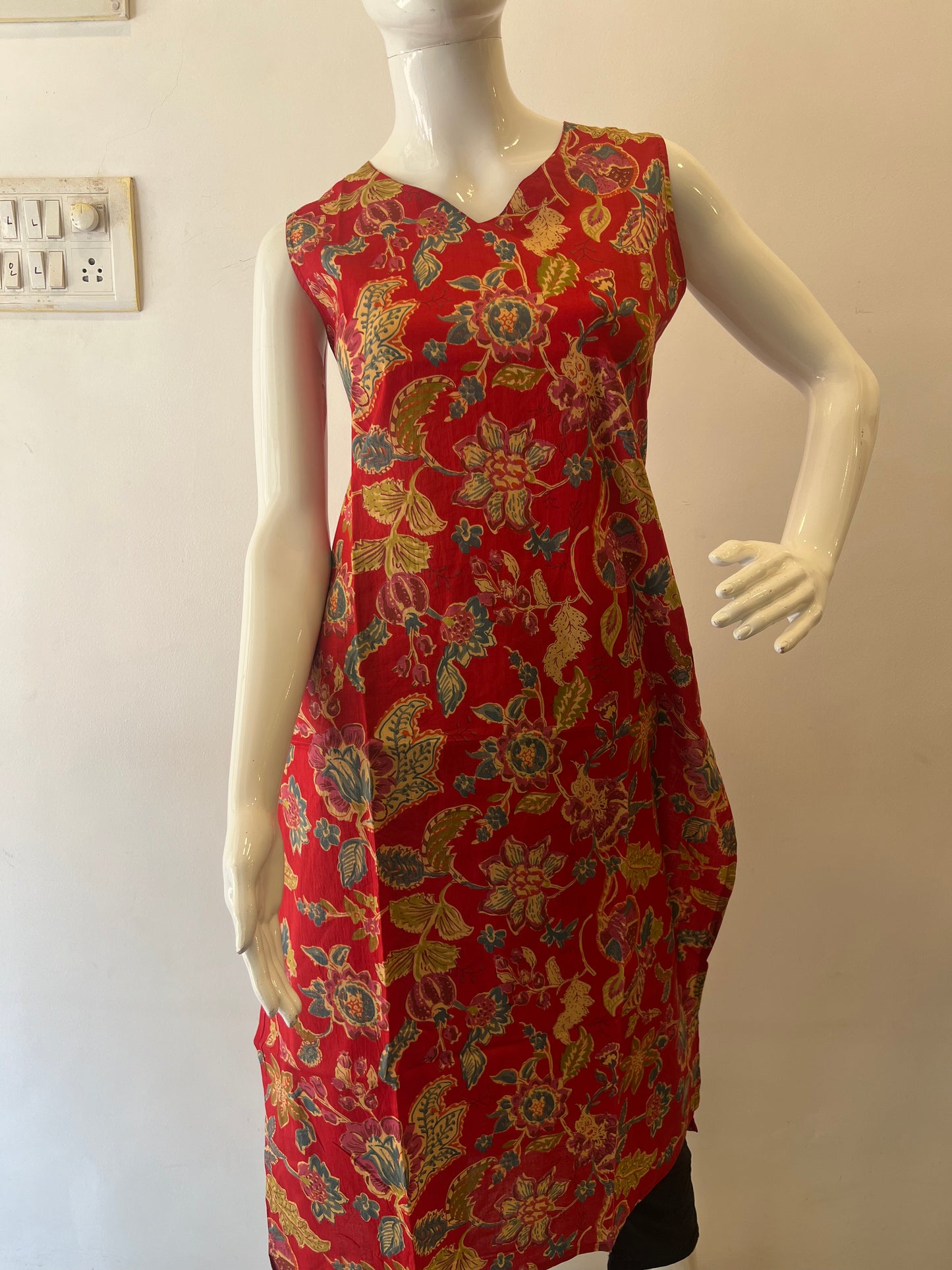 STYLIE GOA Assorted V Neck Printed Kurtas With Attached Sleeves