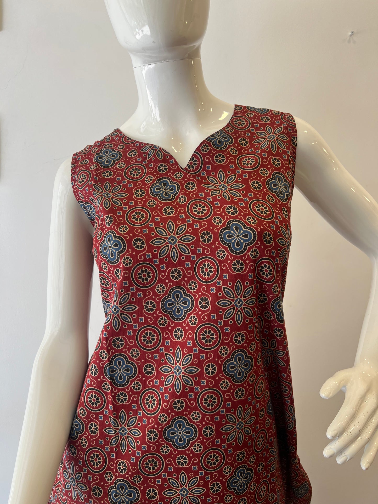 STYLIE GOA Assorted V Neck Printed Kurtas With Attached Sleeves