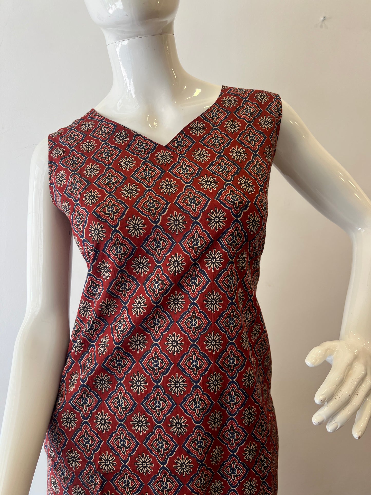 STYLIE GOA Assorted V Neck Printed Kurtas With Attached Sleeves