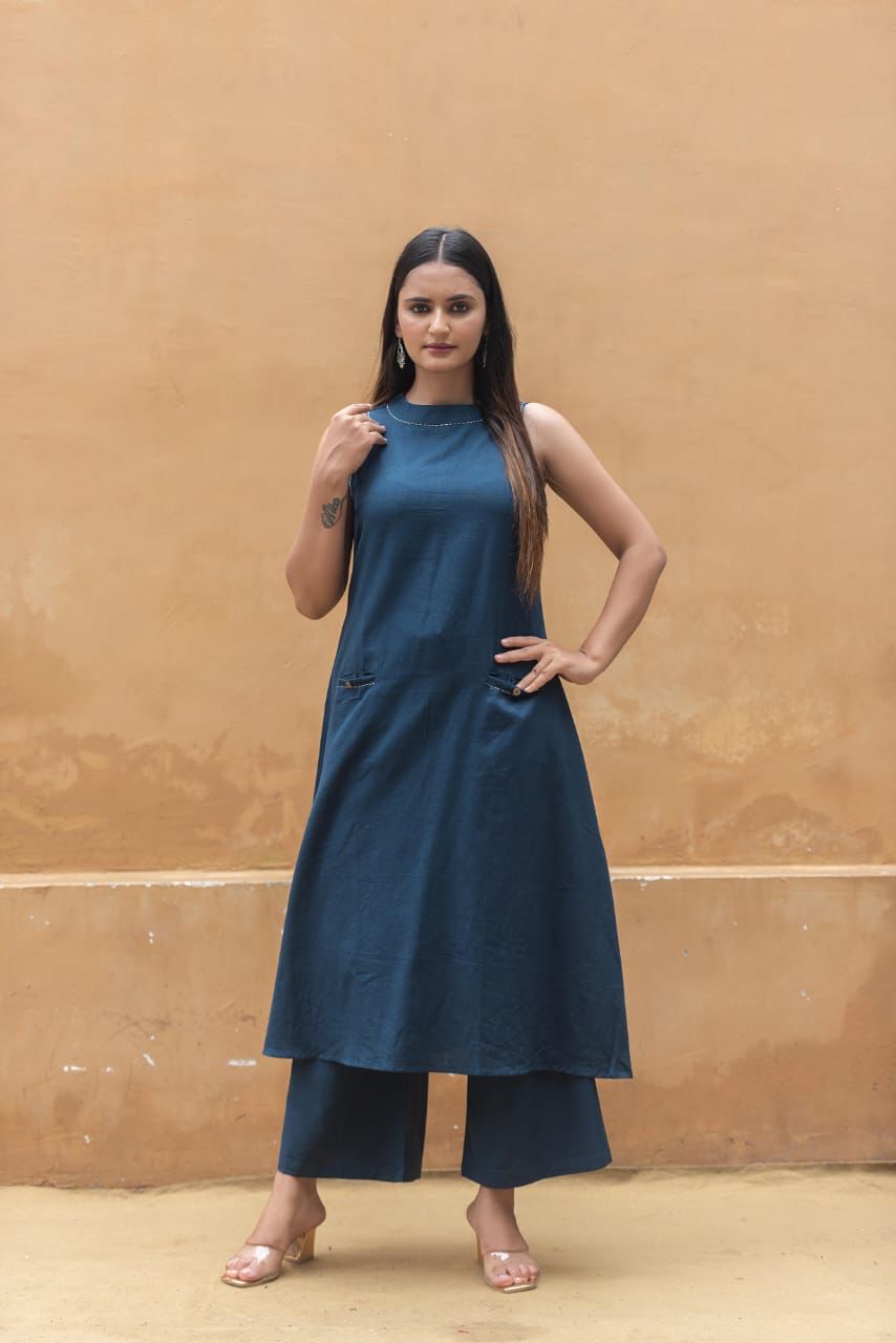 STYLIE GOA Chic Sleeveless Kurti Set
