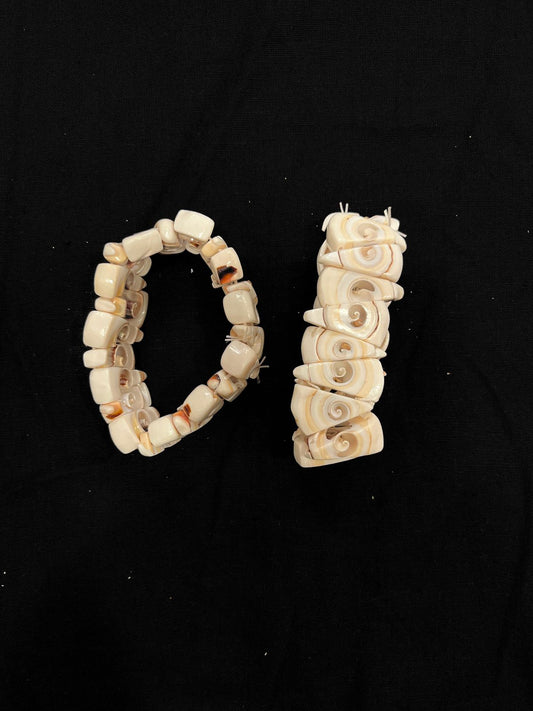 Stylie Tidal Triangle Shell Bracelet