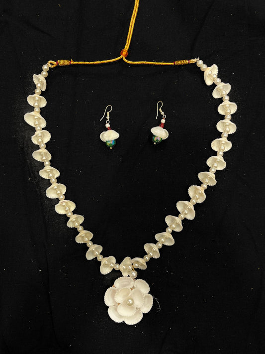 Stylie's Tropical Shell Charm Jewelry Set